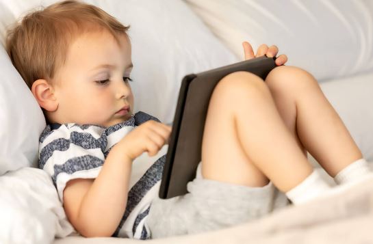 کودک ۵ تا ۷ ساله و بازی ویدئویی؛ والدین چه چیزهایی را باید بدانند؟
